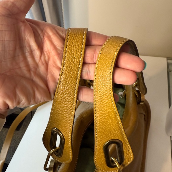 Chloe Mustard Leather Shoulder Bag - Picture 8 of 14